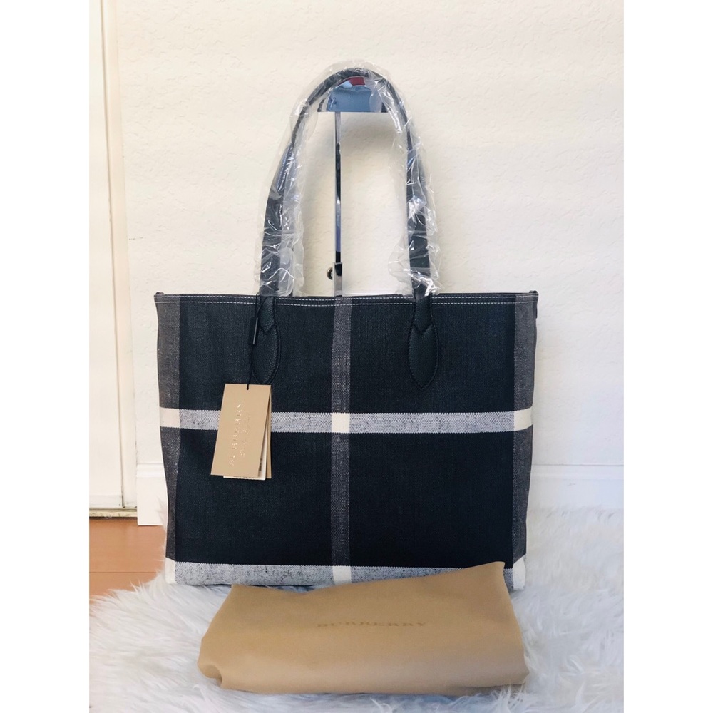 Burberry Reversible Tote - Picture 5 of 7
